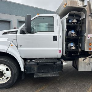 FORD F-650 GAS - 4