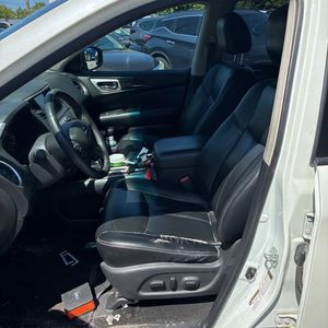 2016 Nissan PATHFINDER SL — миниатюра 32