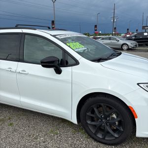 2025 Chrysler PACIFICA LIMITED — миниатюра 13