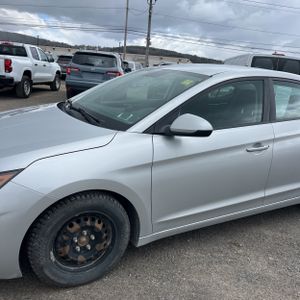 HYUNDAI ELANTRA SE - 2