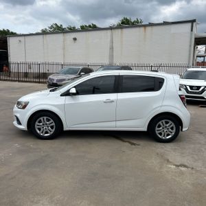 CHEVROLET SONIC LT - 3