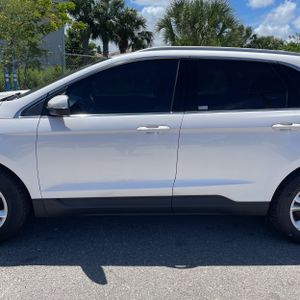 FORD EDGE SEL - 4