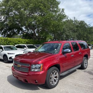 CHEVROLET SUBURBAN LT - 1