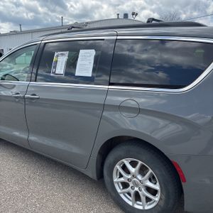 CHRYSLER PACIFICA TOURING L - 6