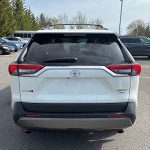 TOYOTA RAV4 - 7