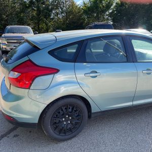 FORD FOCUS SE - 9