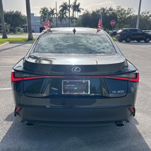 2025 Lexus IS 300 BASE — фото 7