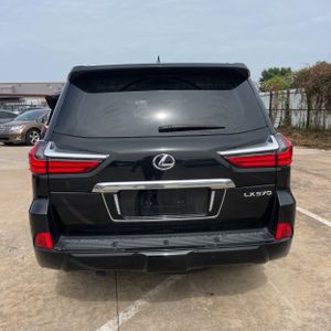صورة 7 لـ 2020 Lexus LX 570 THREE-ROW