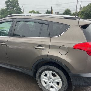 2015 Toyota RAV4 LE — фото 6