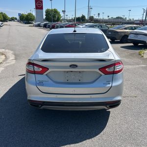FORD FUSION SE - 7