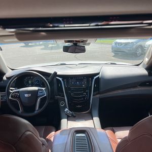 صورة 38 لـ 2019 Cadillac ESCALADE LUXURY
