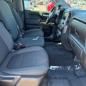 صورة 33 لـ 2020 Chevrolet SILVERADO 1500 RST