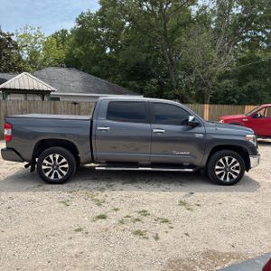 TOYOTA TUNDRA - 10