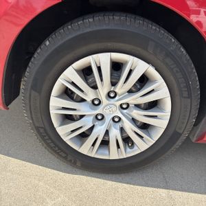 2012 Toyota CAMRY LE thumbnail 19