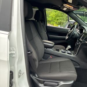 2021 JEEP GRAND CHEROKEE LAREDO E — миниатюра 32