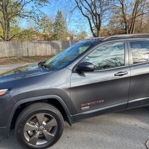JEEP CHEROKEE LATITUDE 75TH ANNIVERSARY - 2