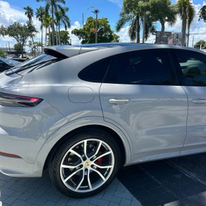 2021 Porsche CAYENNE GTS COUPE 照片 9