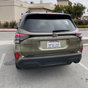 2025 Subaru FORESTER PREMIUM — фото 7