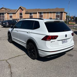 VOLKSWAGEN TIGUAN SE R-LINE BLACK - 5