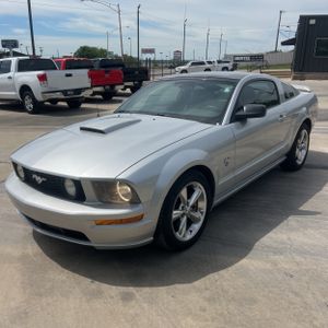 FORD MUSTANG GT DELUXE - 1