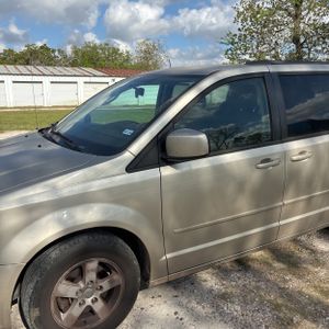 DODGE GRAND CARAVAN SXT - 2