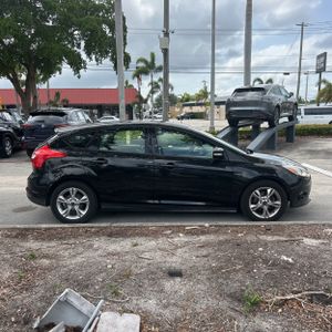 FORD FOCUS SE - 10