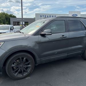 FORD EXPLORER XLT - 2