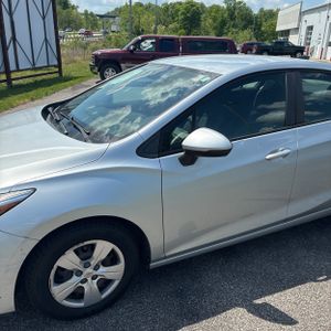 CHEVROLET CRUZE LS AUTO - 2