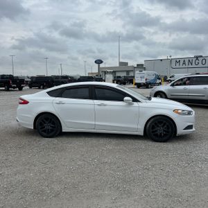FORD FUSION SE - 10