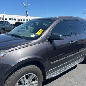CHEVROLET TRAVERSE LS - 2