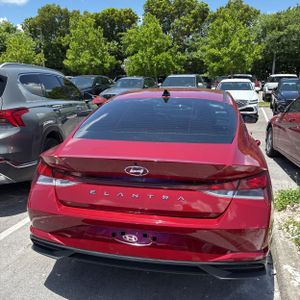 صورة 6 لـ 2023 Hyundai ELANTRA SEL