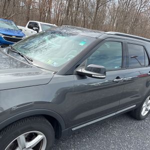 FORD EXPLORER XLT - 2