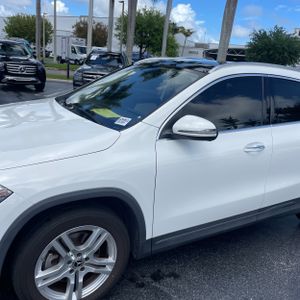 MERCEDES-BENZ GLA - 2