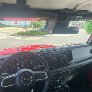 2025 JEEP WRANGLER SAHARA — миниатюра 36