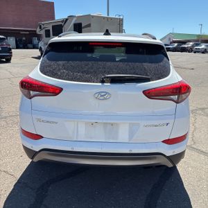 HYUNDAI TUCSON LIMITED - 7