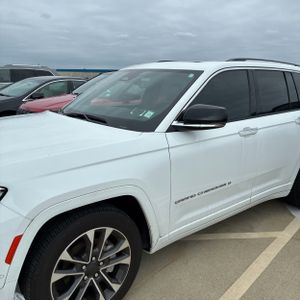 2024 JEEP GRAND CHEROKEE OVERLAND — фото 2