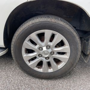 2012 Toyota SEQUOIA PLATINUM — миниатюра 18