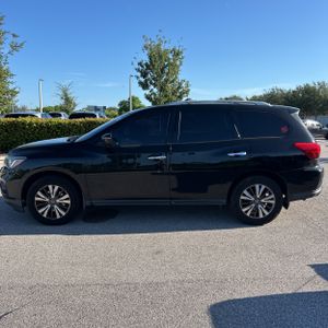 2017 Nissan PATHFINDER SV 照片 3