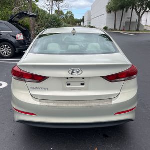 HYUNDAI ELANTRA VALUE EDITION - 7