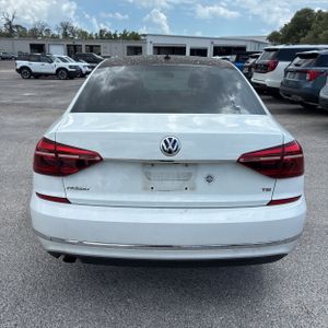 VOLKSWAGEN PASSAT 1.8T S - 7