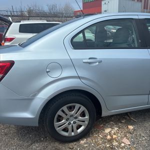 CHEVROLET SONIC LS AUTO - 9