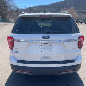 FORD EXPLORER XLT - 7