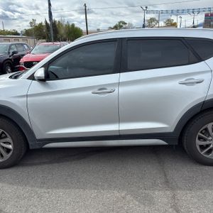 HYUNDAI TUCSON SEL - 4
