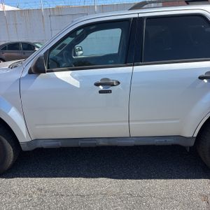 FORD ESCAPE XLT - 4