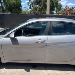 HYUNDAI ELANTRA LIMITED - 4