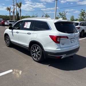 HONDA PILOT TOURING W/REAR CAPTAIN'S CHAIRS - 5