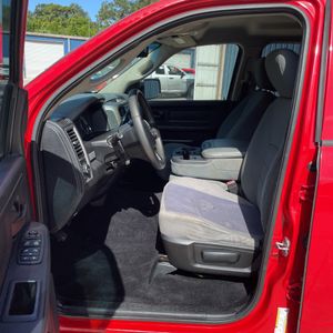 صورة مصغرة 31 لـ 2013 RAM 1500 EXPRESS