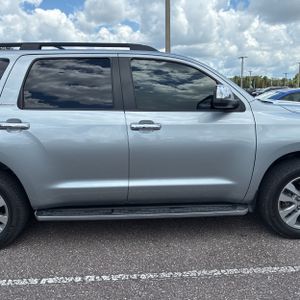 2016 Toyota SEQUOIA LIMITED — миниатюра 11