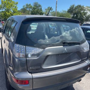 2010 Mitsubishi OUTLANDER ES 照片 7