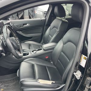 2017 Mercedes-BENZ GLA thumbnail 32